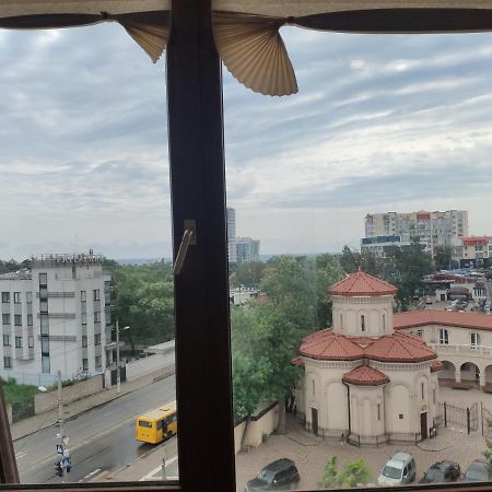 Квартира На 10-Й Фонтана Lägenhet Odessa Exteriör bild