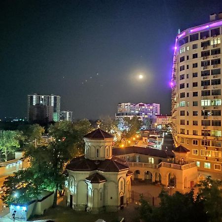 Квартира На 10-Й Фонтана Lägenhet Odessa Exteriör bild
